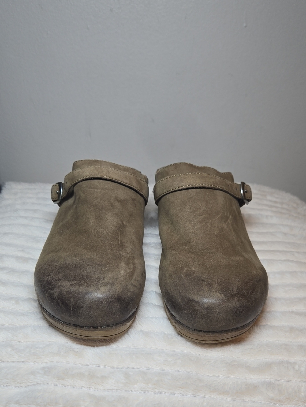 Dansko Women's Berry in Mushroom Burnished Nubuck Mule - Picture 4 of 13